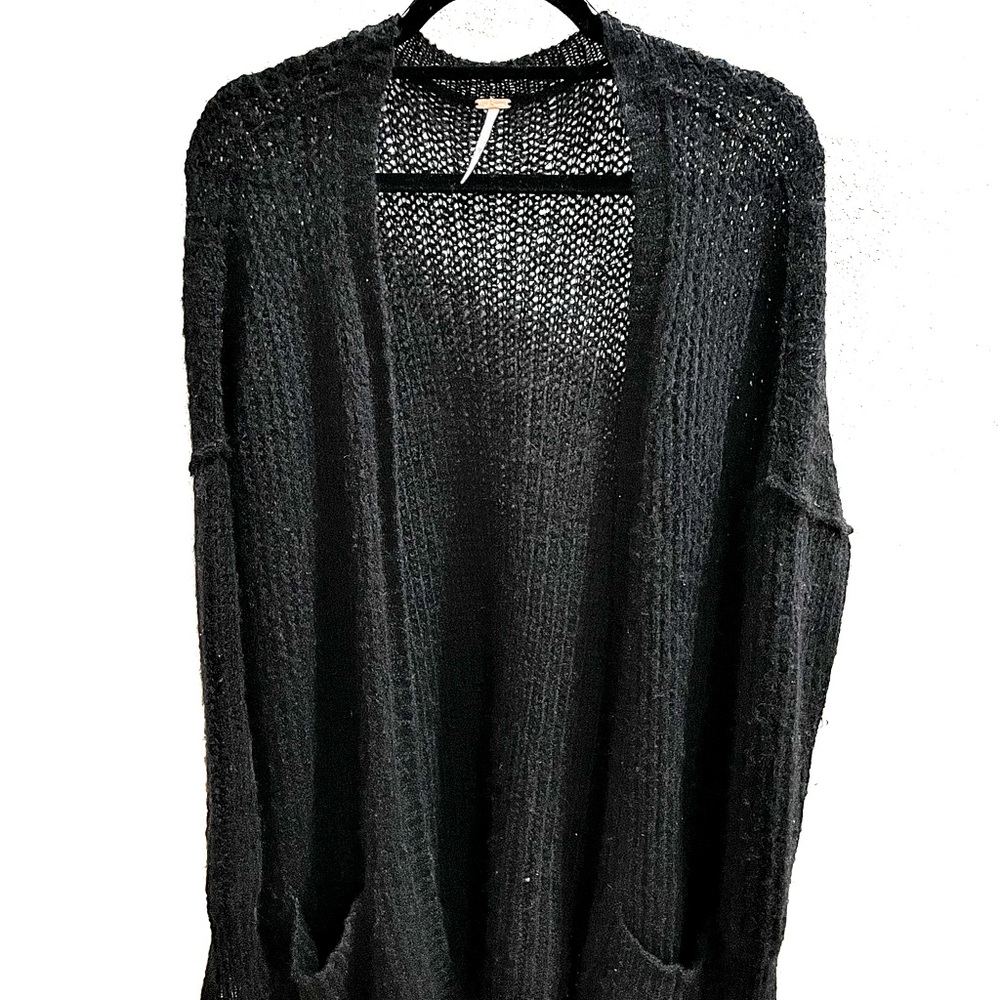 Super soft cardigan perfect for fall with jeans or a dress!